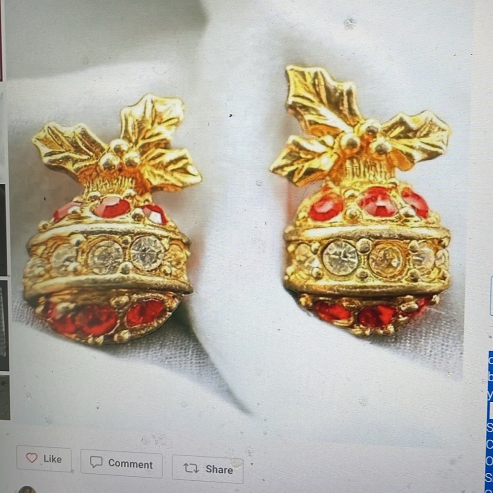 VTG Avon 1992 Sparkling Christmas Ornament CZ Rhinestone Pierced Earrings